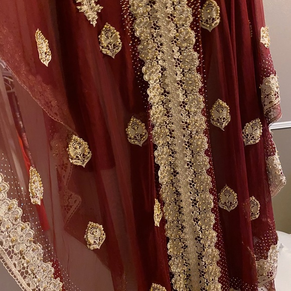 Dress for special day - Picture 5 of 8